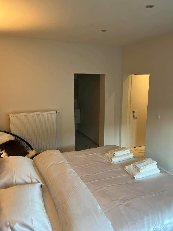 Grote Kamer In Brugge Centrum Met Badkamer ! ภายนอก รูปภาพ